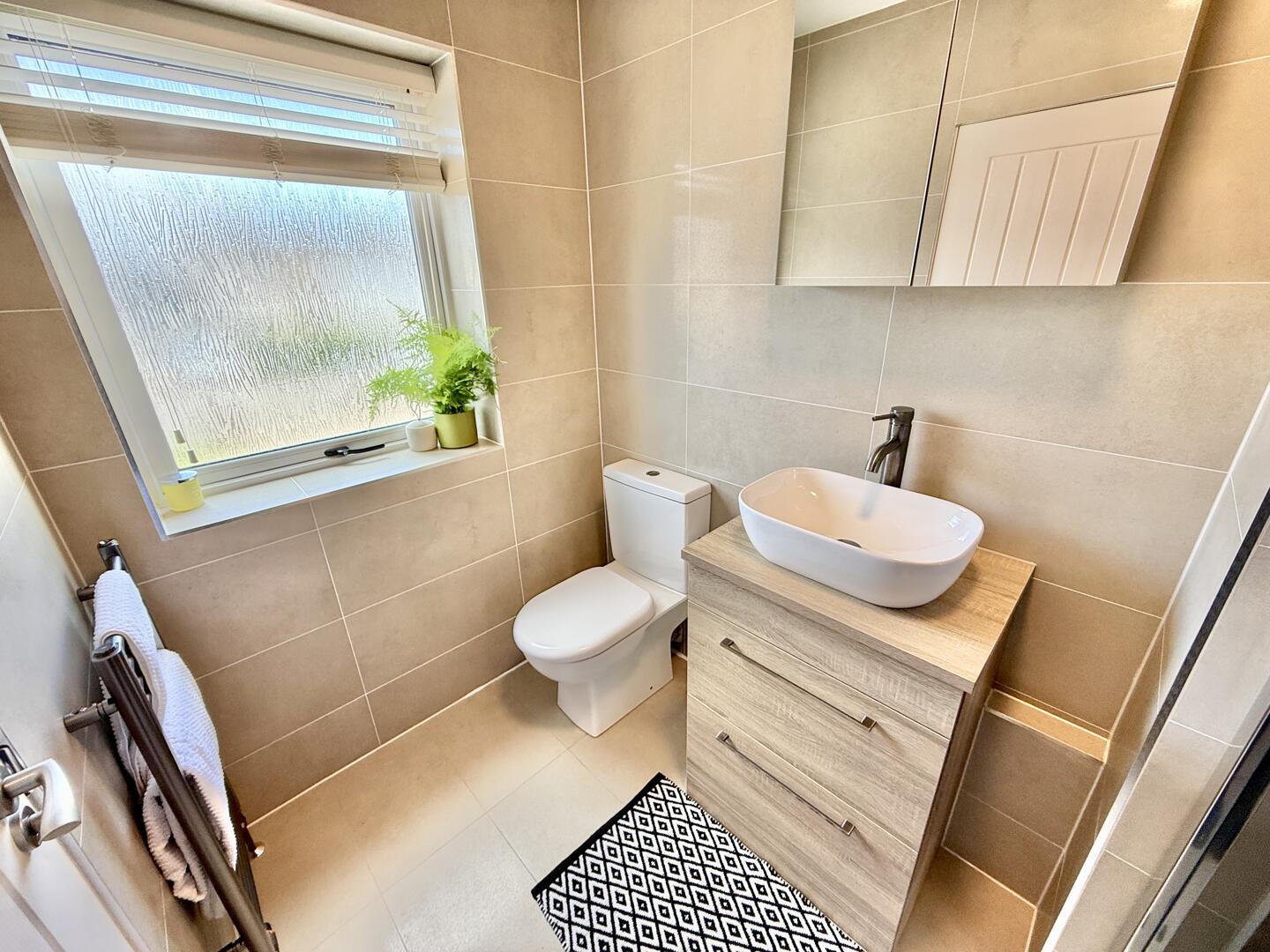 Queen's Place, Kilwinning